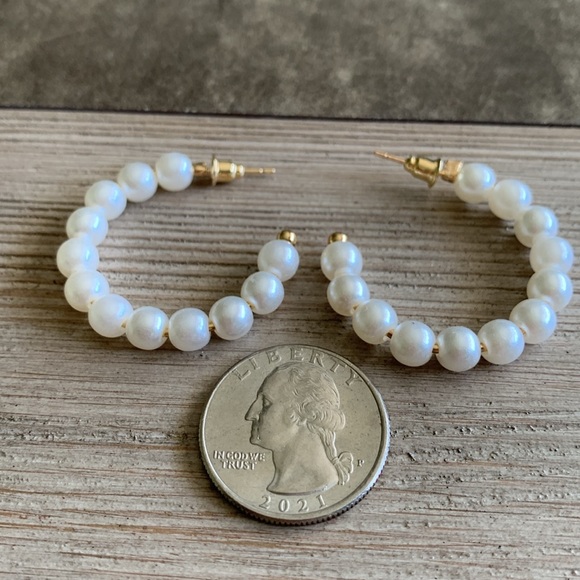 6/$8 Gold Tone Hoop Earrings NEW - Picture 11 of 14